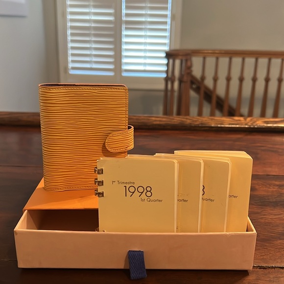 Louis Vuitton Epi Mini Agenda Cover Yellow & Purple - Picture 13 of 13